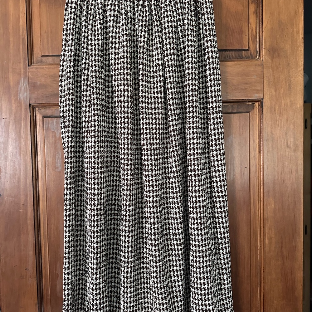 Classic Brown and White Houndstooth Skirt